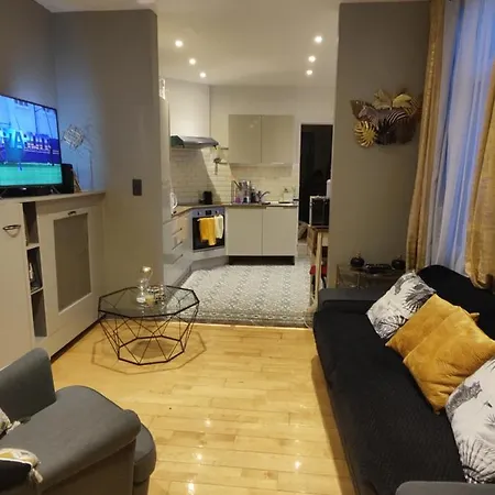 Privee Dans Une Maison Familial